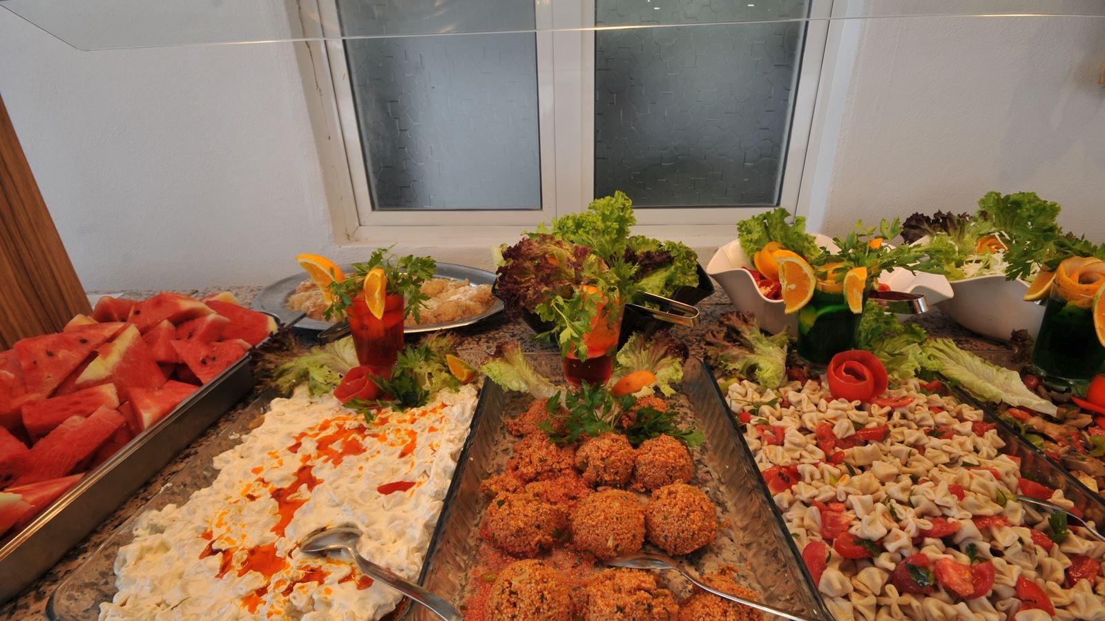 restaurants-restaurant