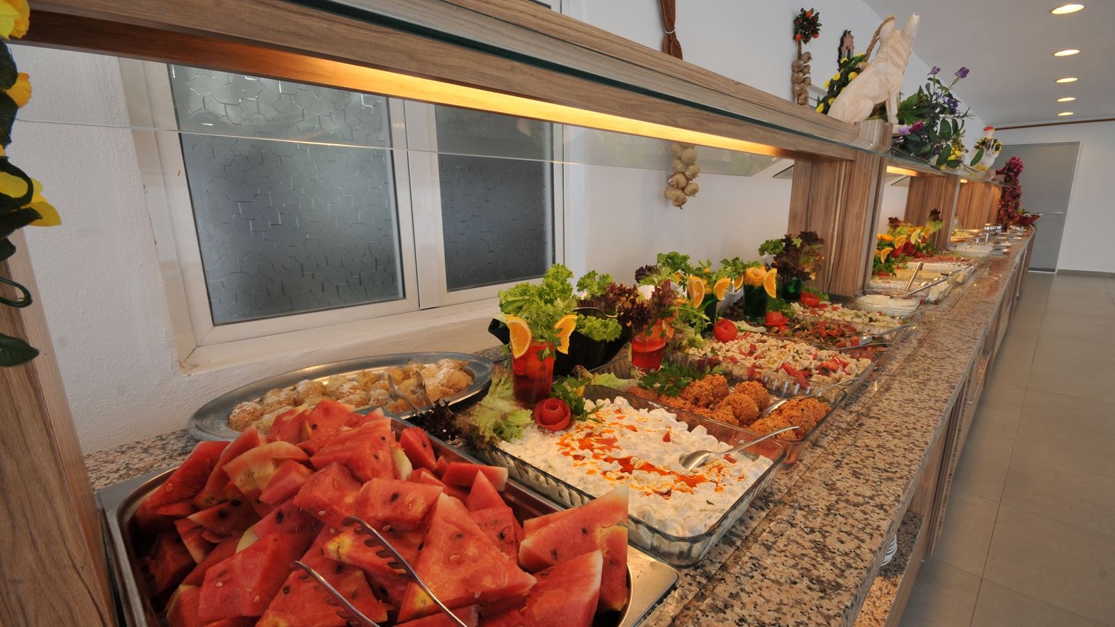 restaurants-restaurant