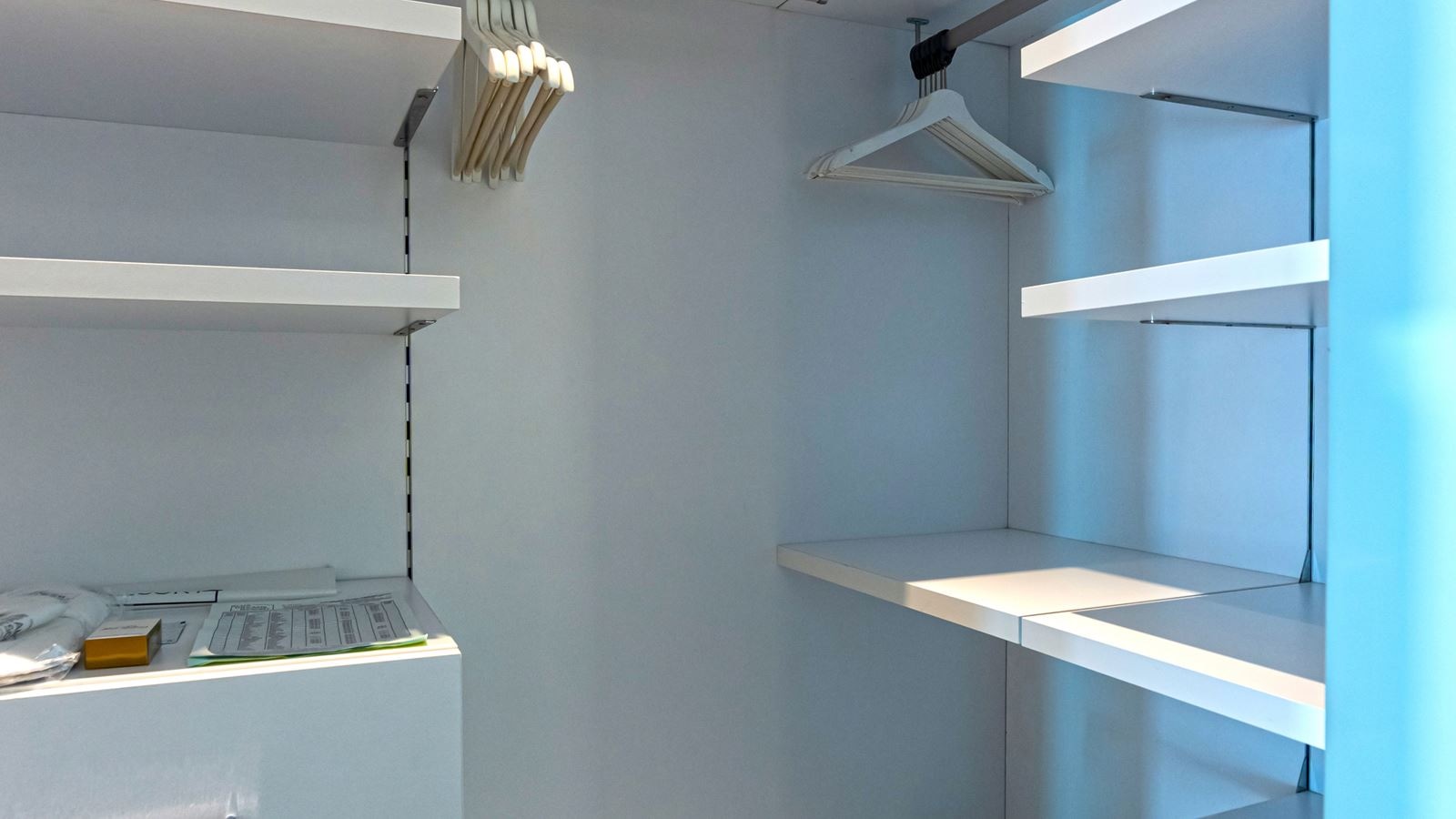 rooms-deluxe-room-seaview