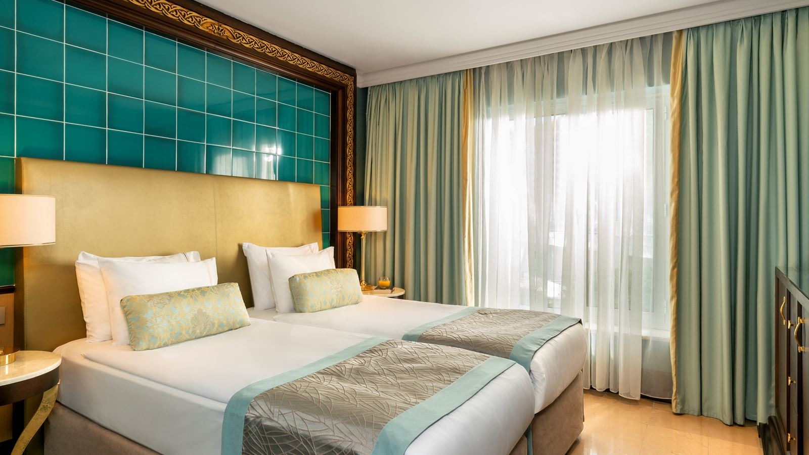 rooms-superior-suite