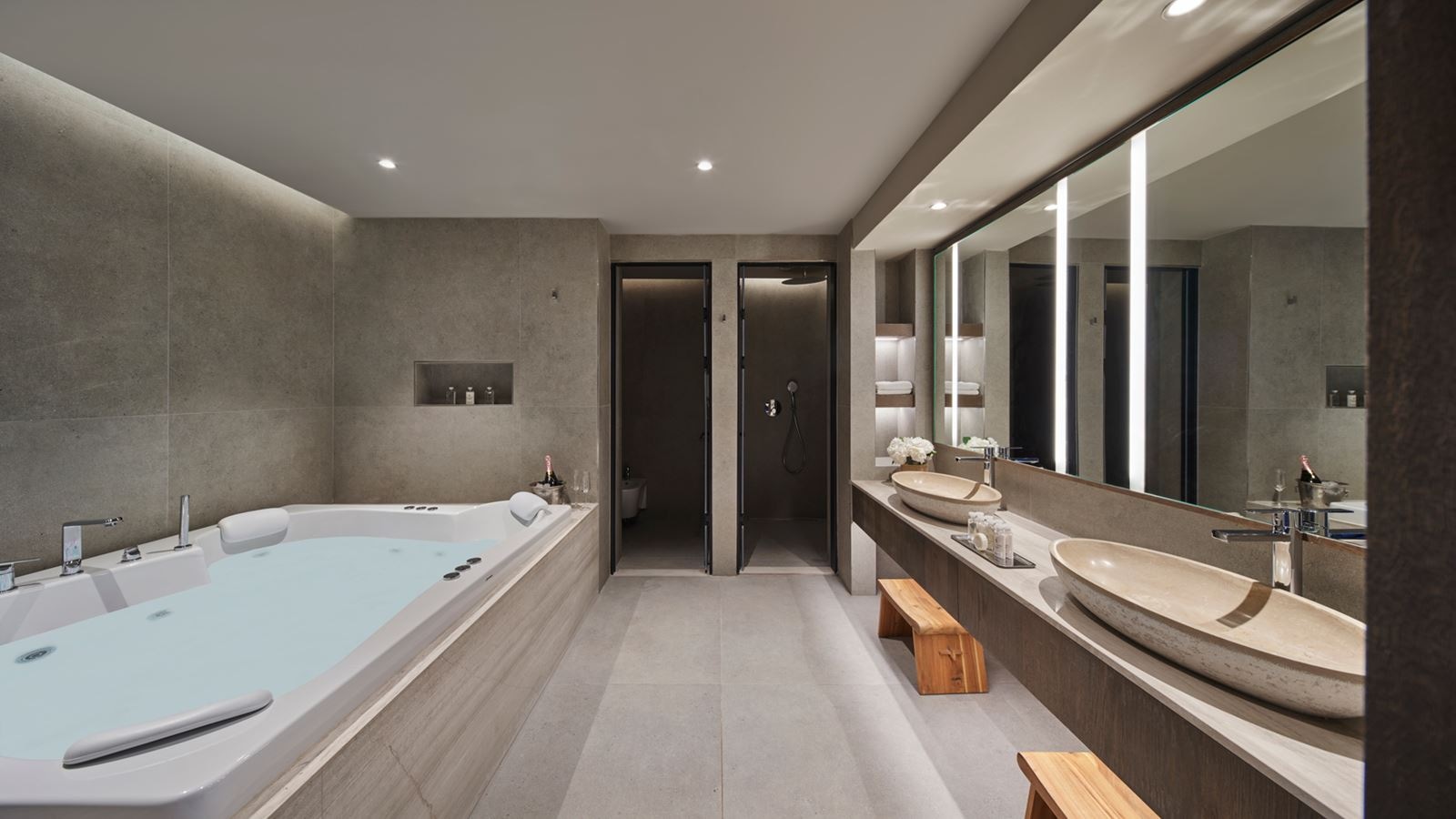 rooms-executive-villa-front-side