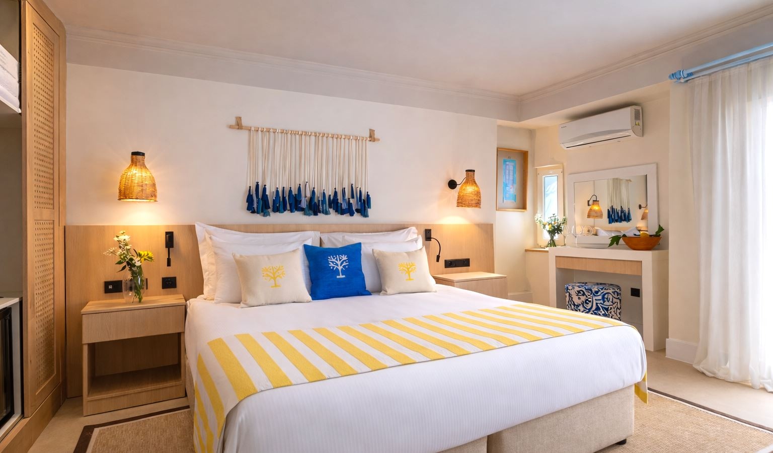 rooms-begonvil-club-room