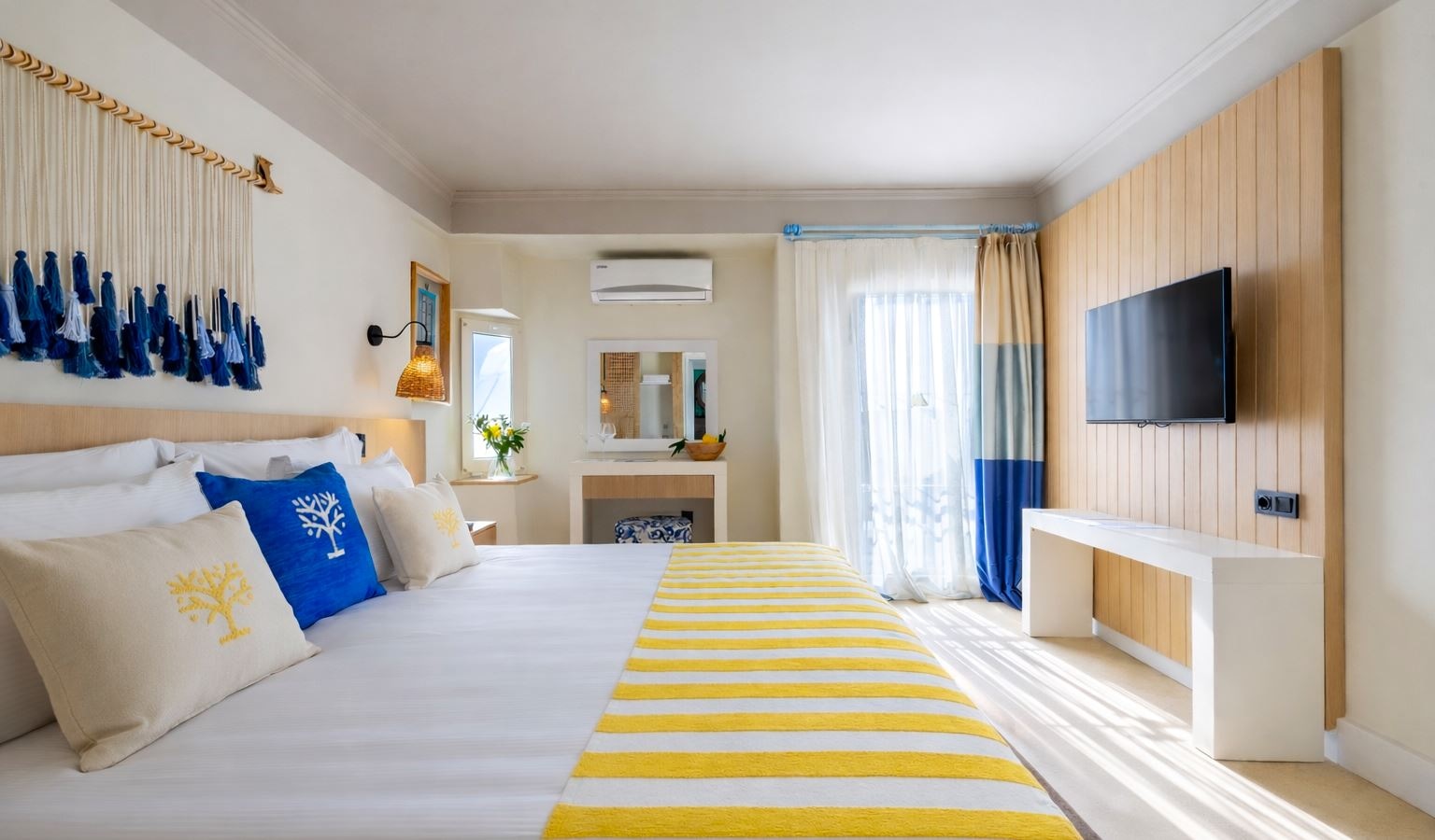 rooms-ege-club-family-room