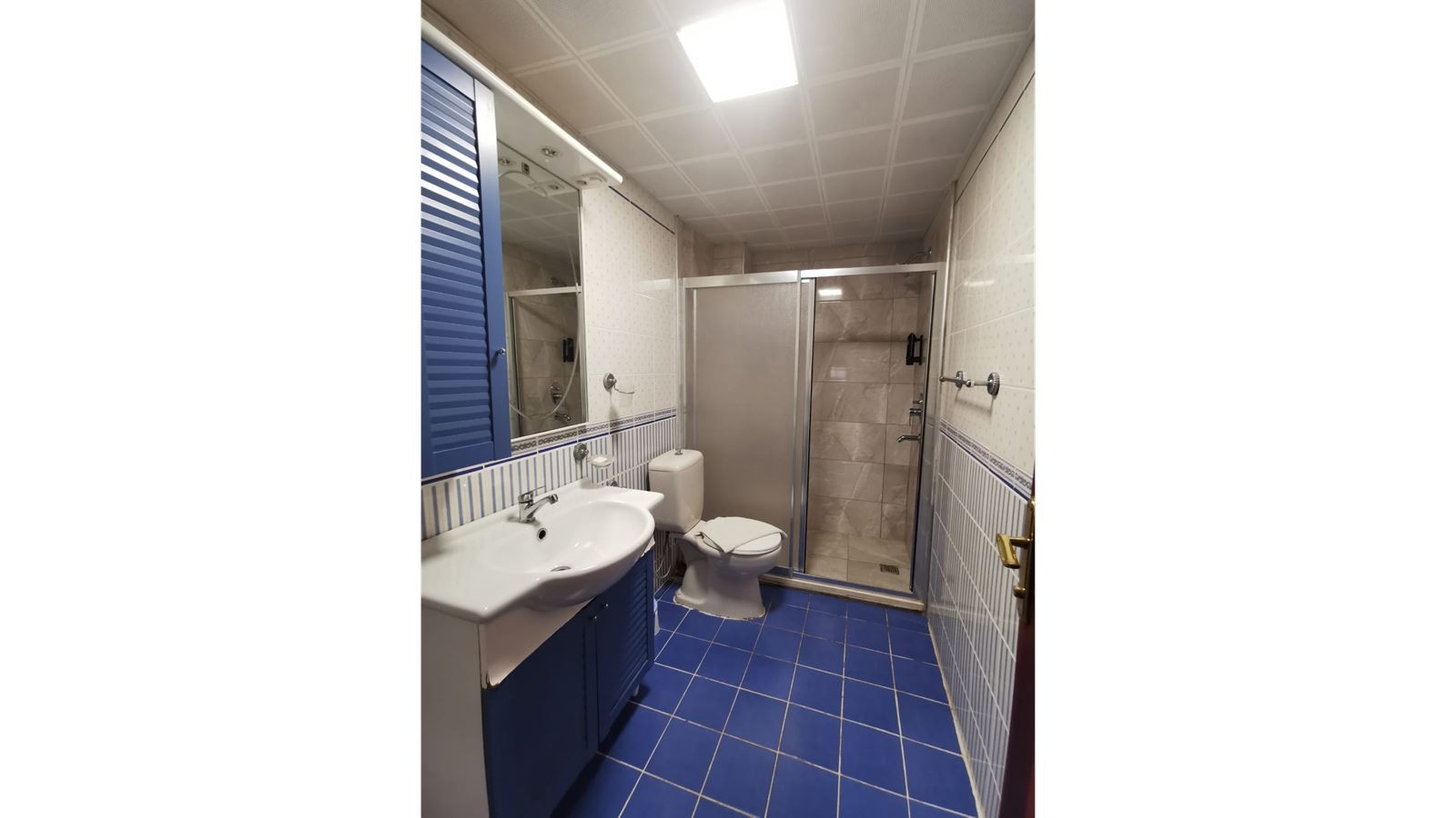 rooms-family-room-one-bedroom