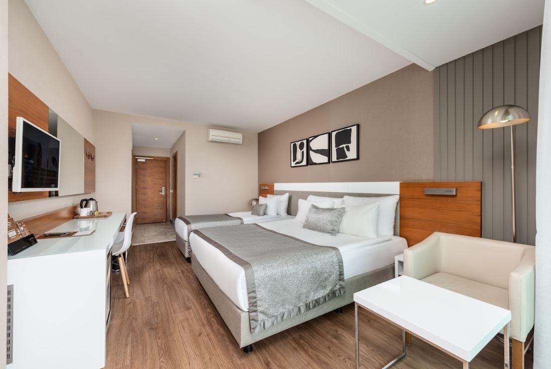 rooms-standard-room-side-sea-view