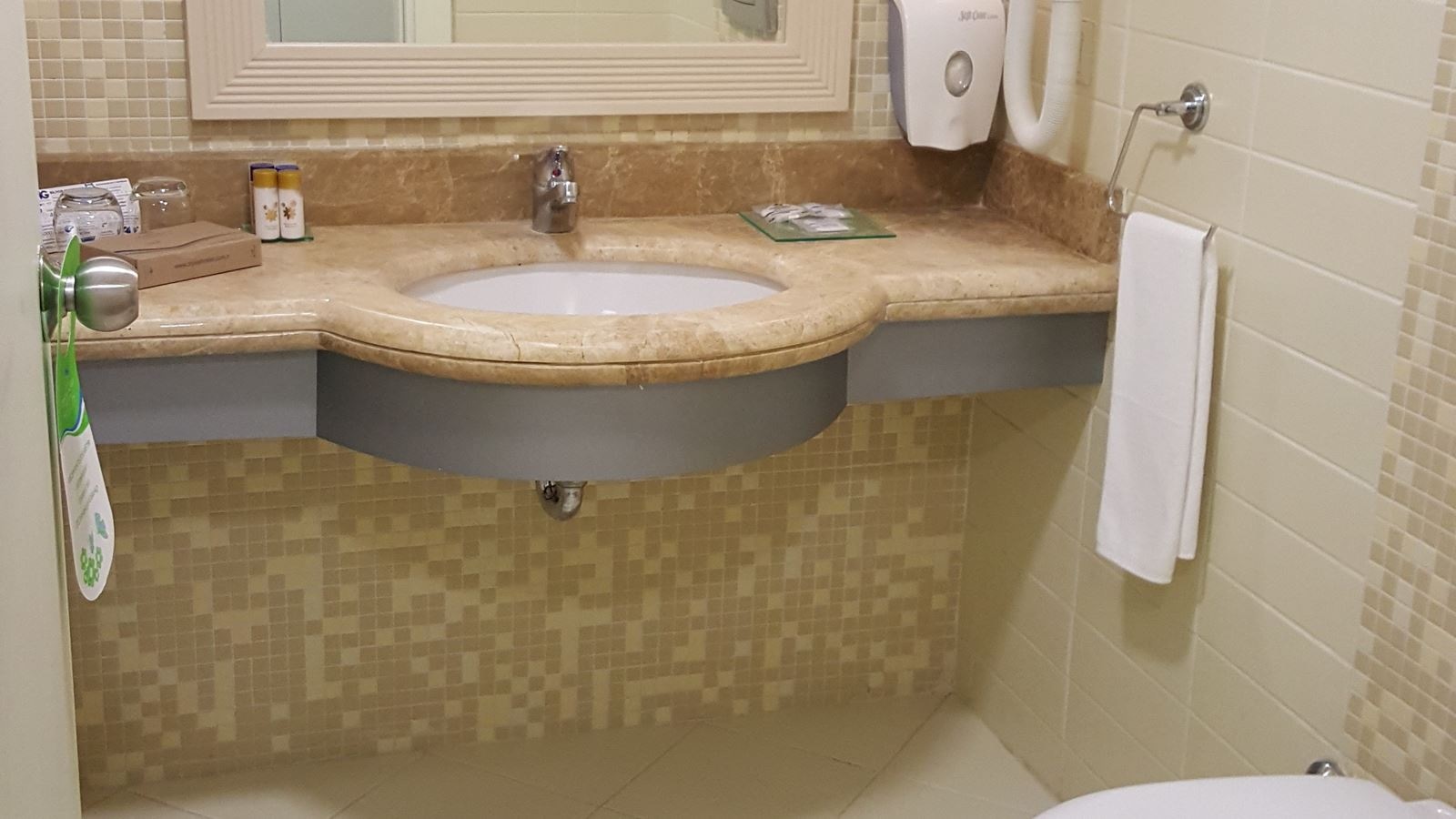 rooms-standard-room-land-view