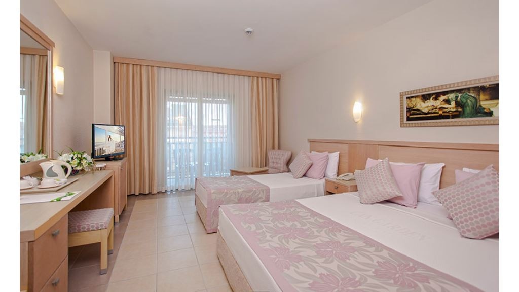 rooms-standard-room-with-balcony