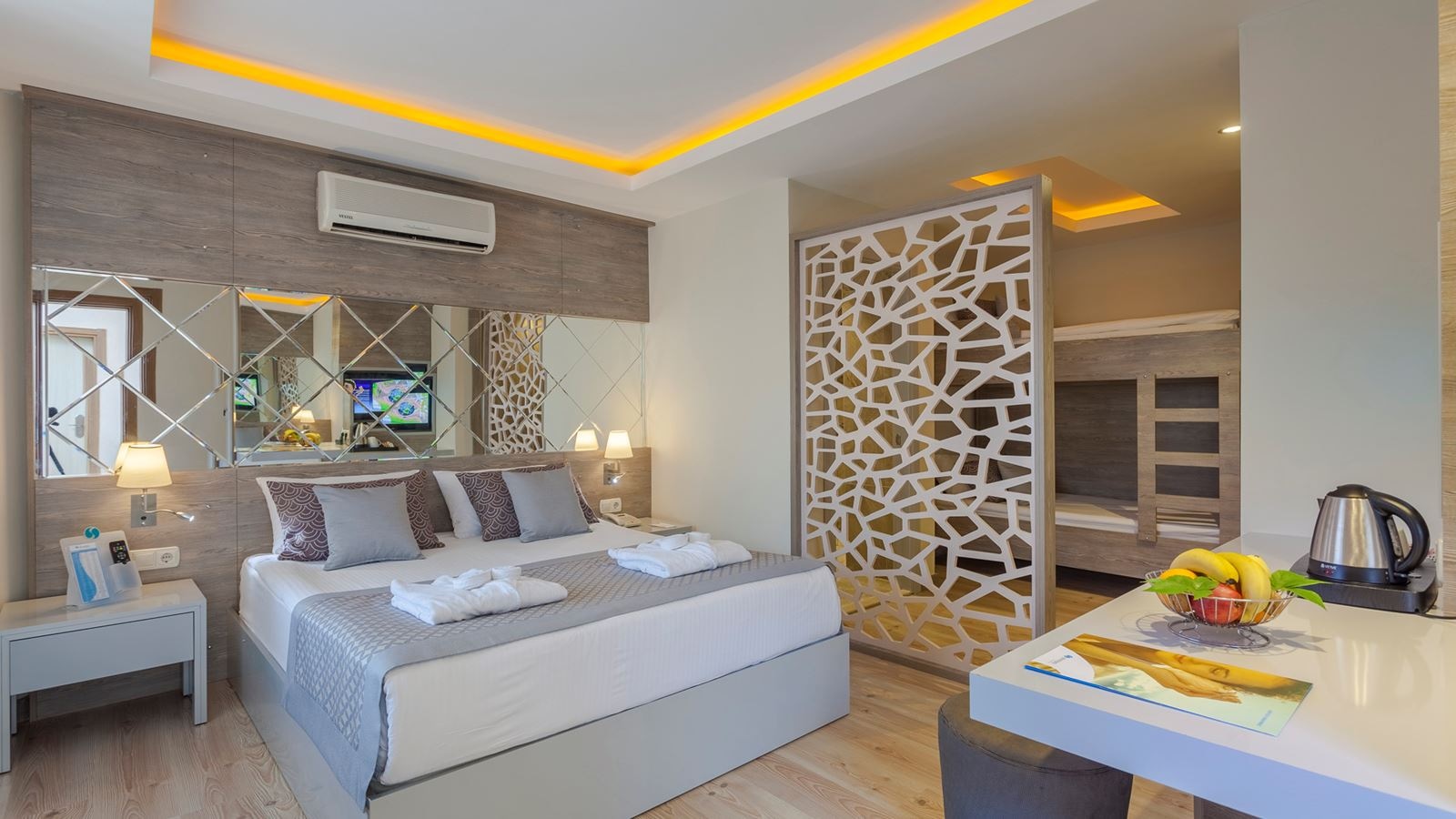 rooms-park-villa-family-room