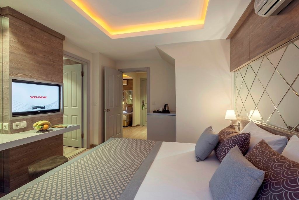 rooms-park-villa-family-room-2