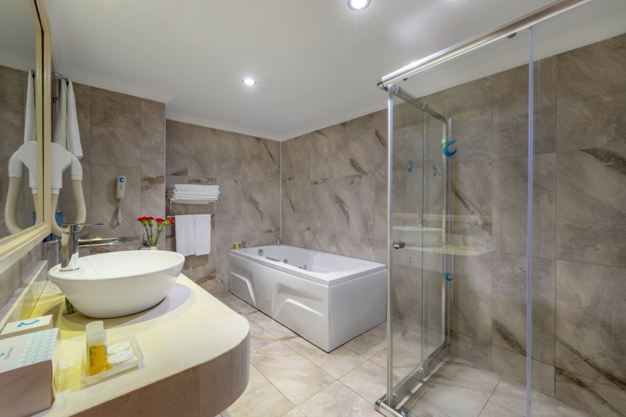 rooms-hotel-senior-suite