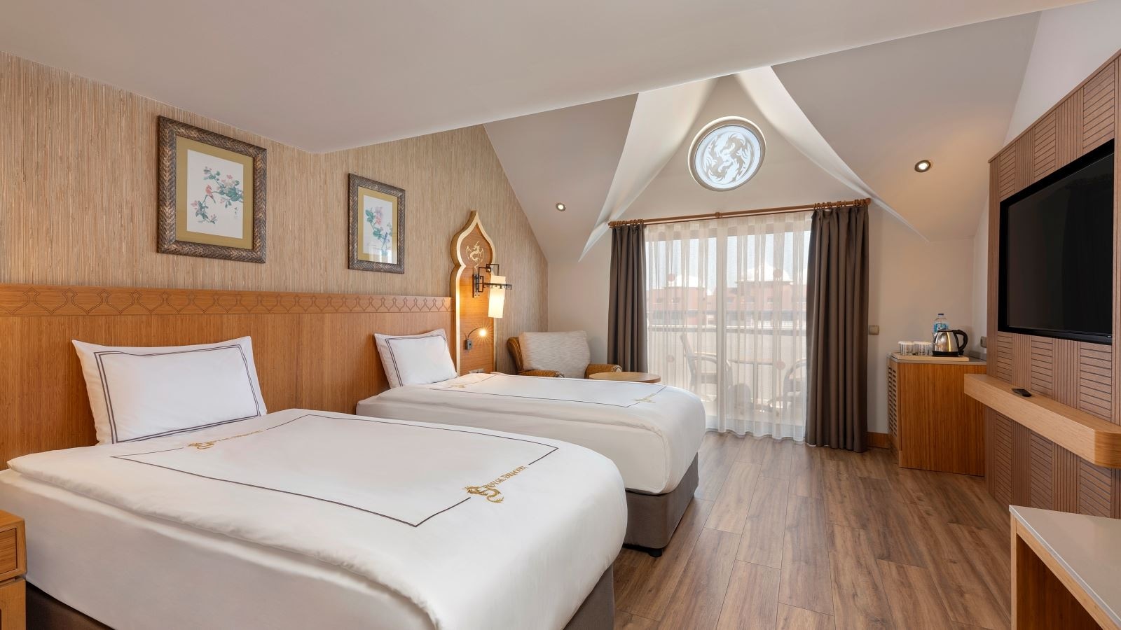 rooms-duplex-family-room