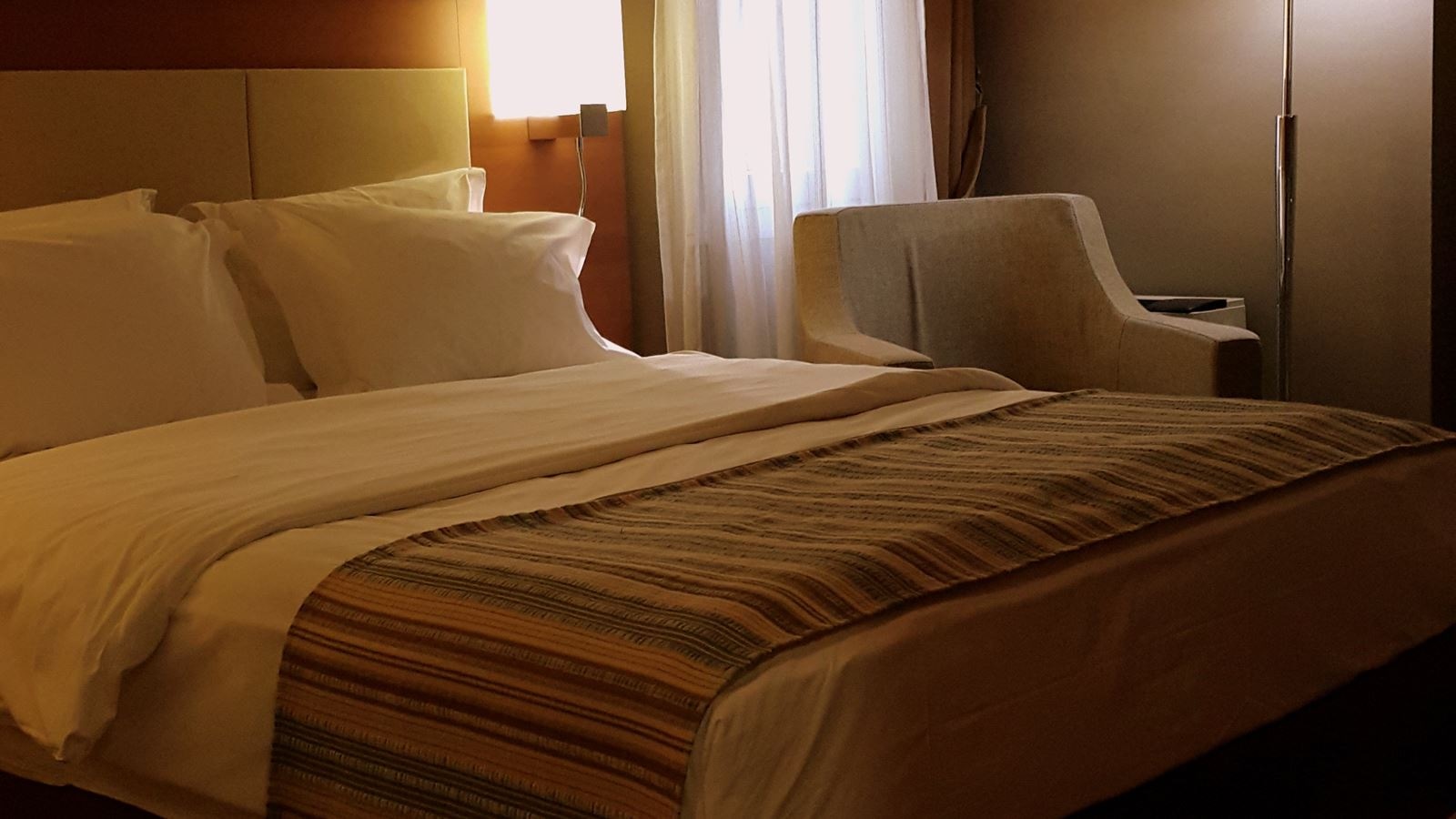 rooms-family-room-standard