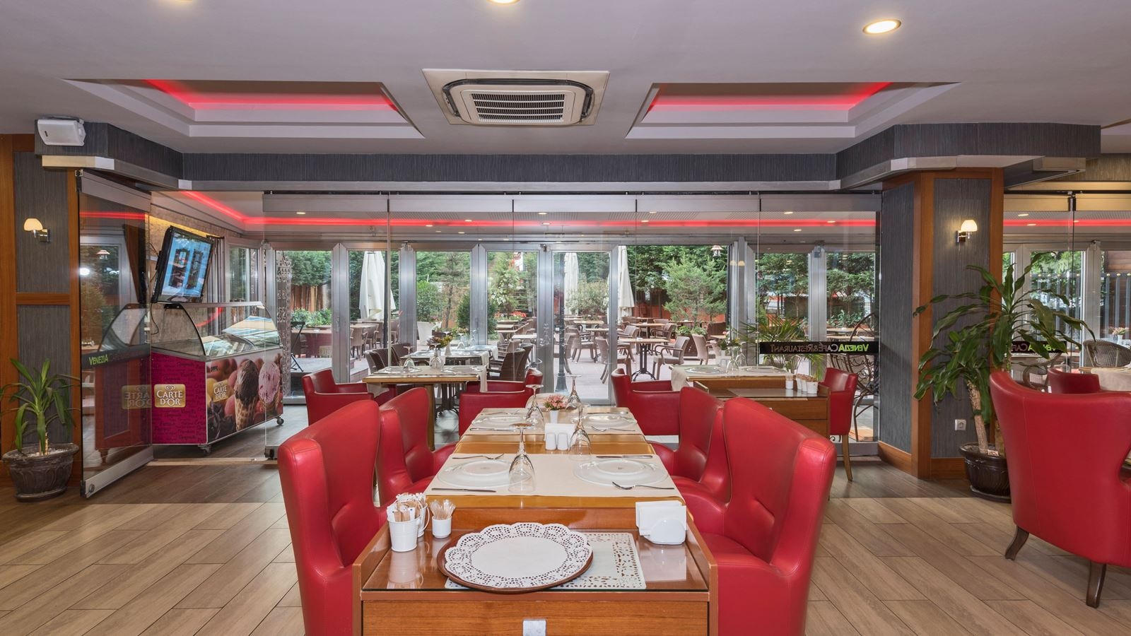 restaurants-restaurants