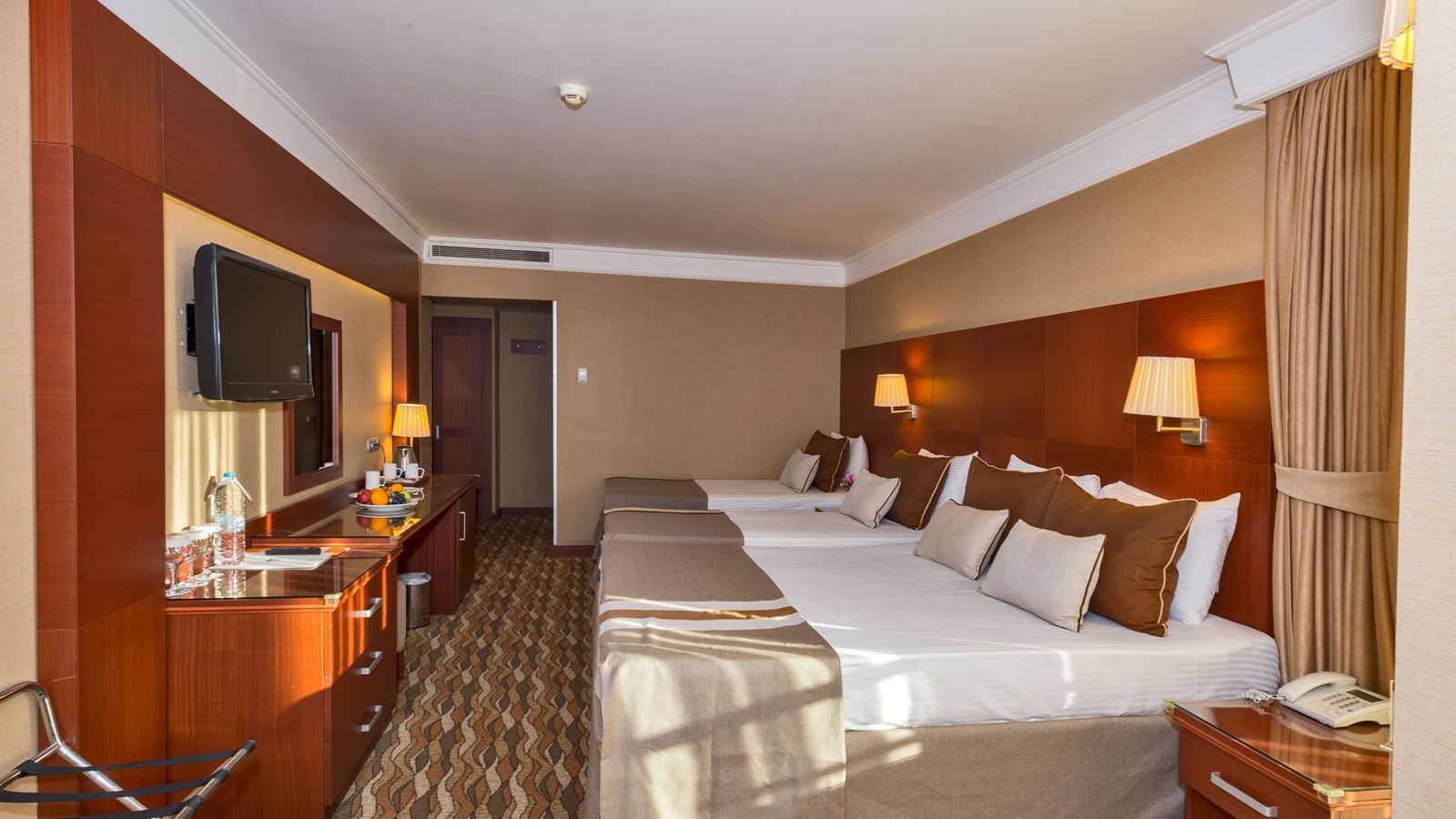 rooms-family-room-standard