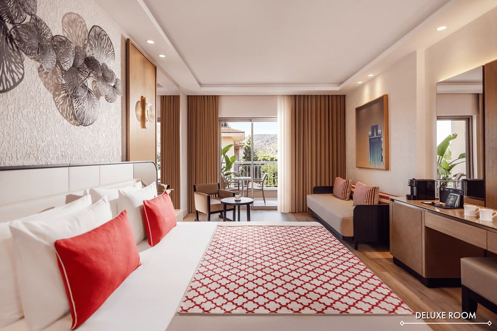 rooms-deluxe--land-view