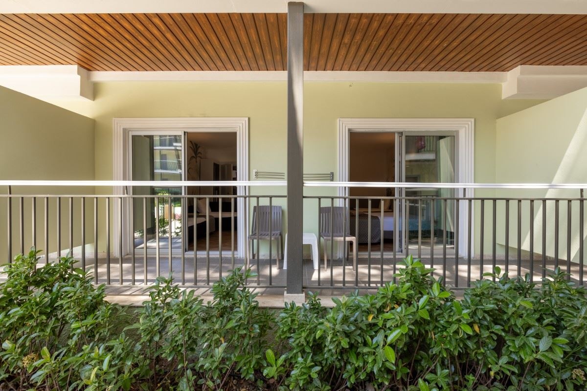 rooms-deluxe-family-room