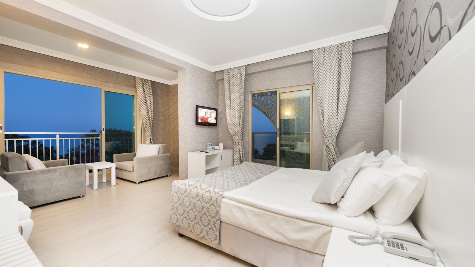 rooms-family-1-bedroom