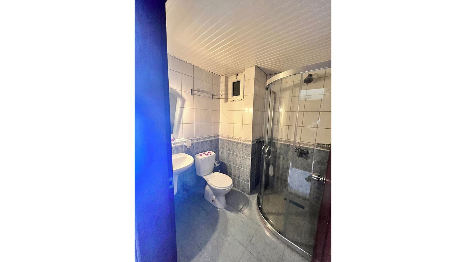 rooms-main-building-standard-room