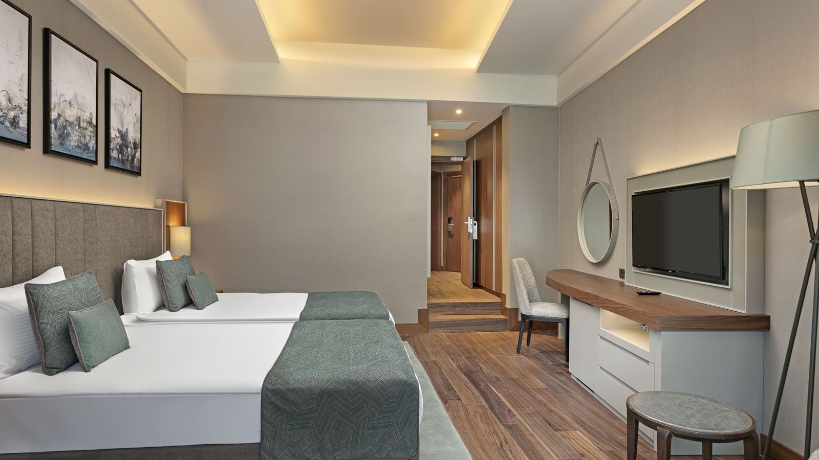 rooms-marine-room-land-view