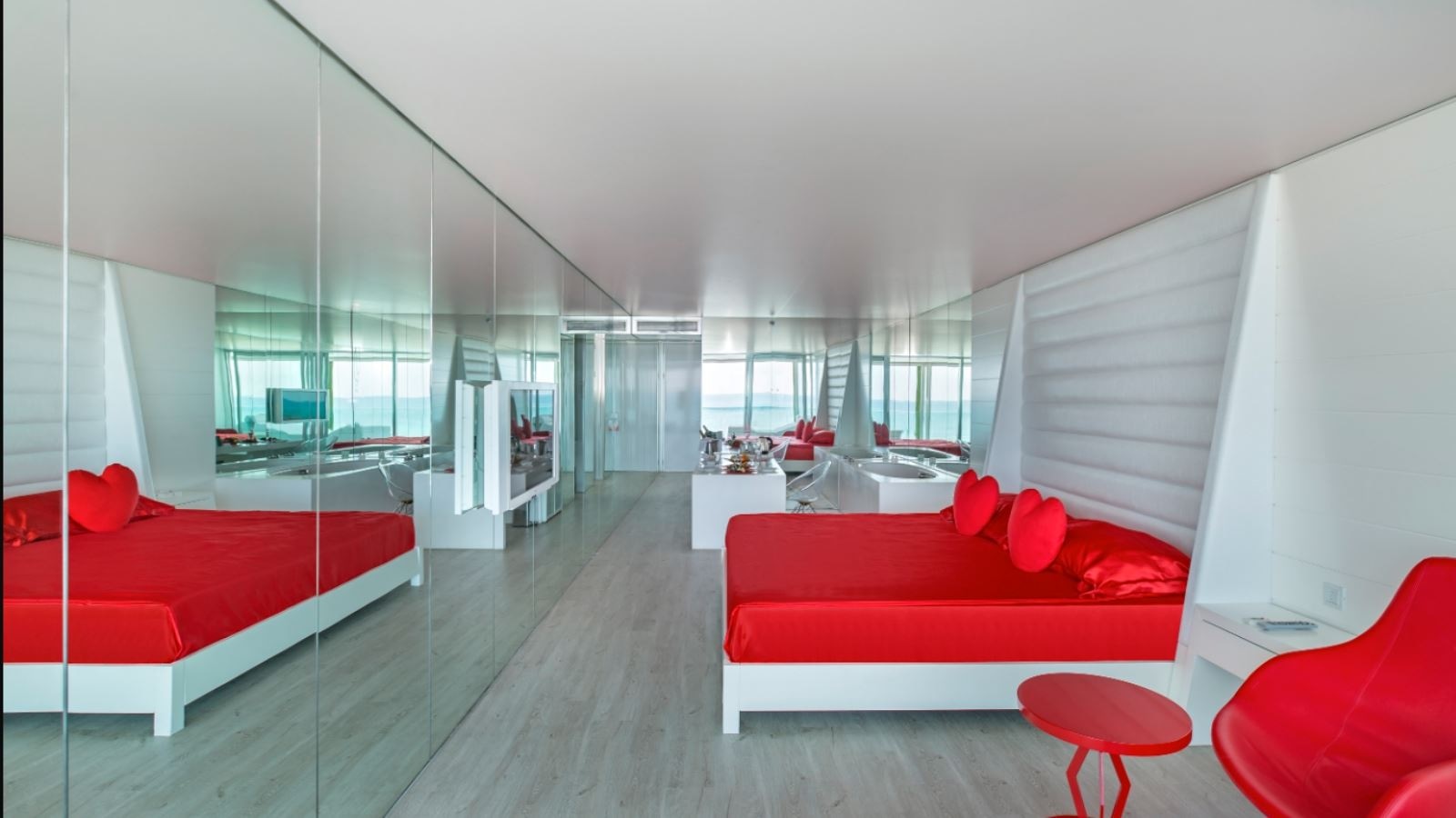 rooms-honeymooner-design-room