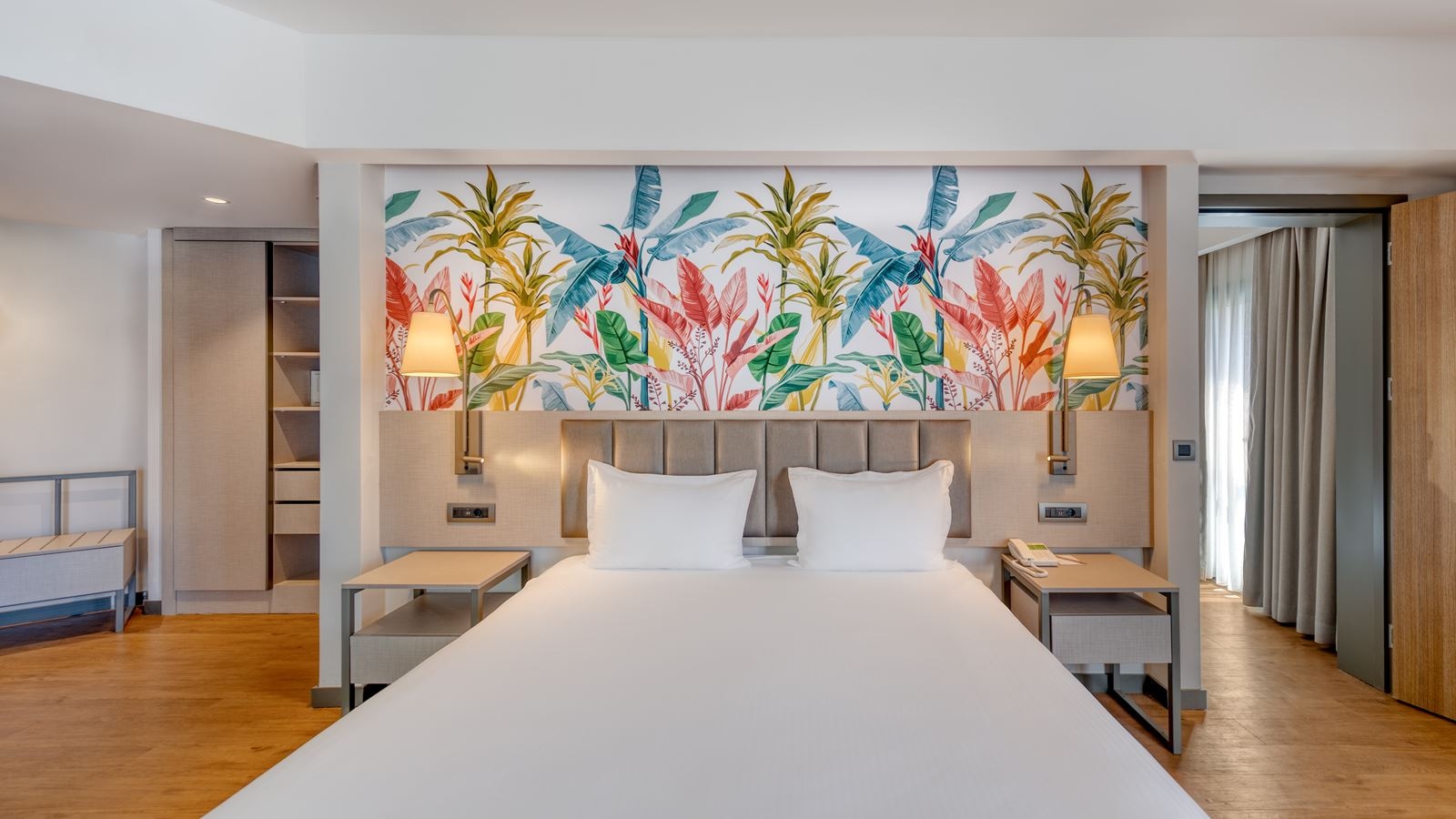 rooms-club-family-room