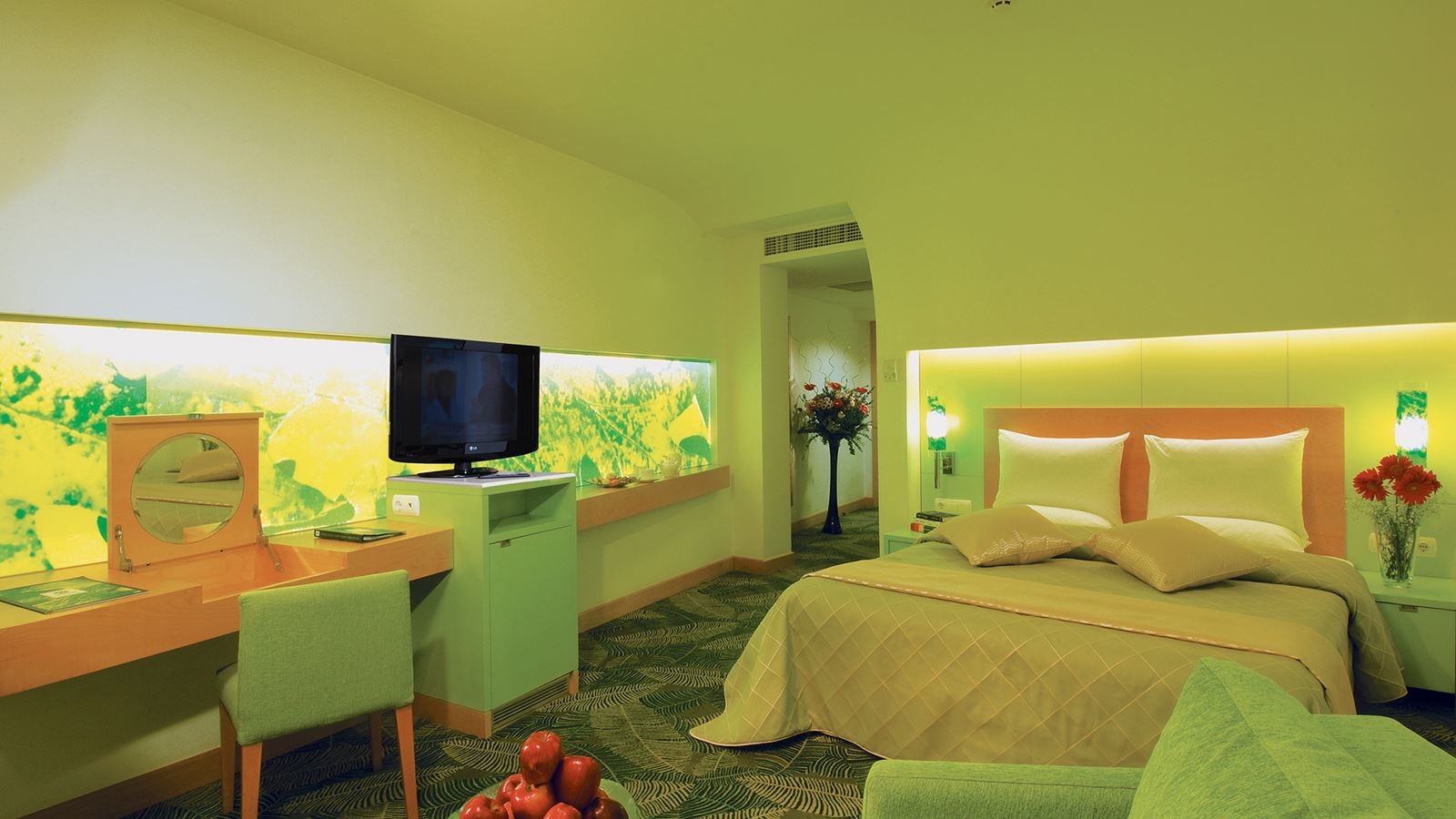 rooms-standard-room-side-sea-view