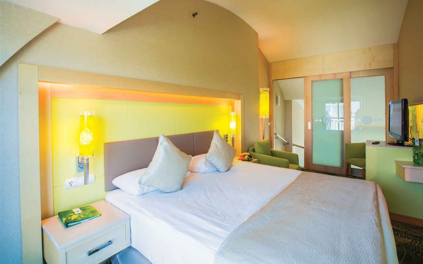 rooms-main-bulding-family-room-partial-view