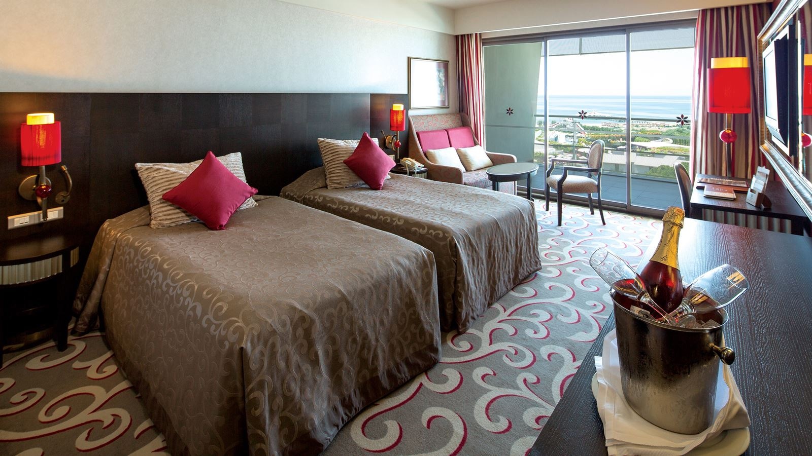 rooms-standard-room-side-sea-view