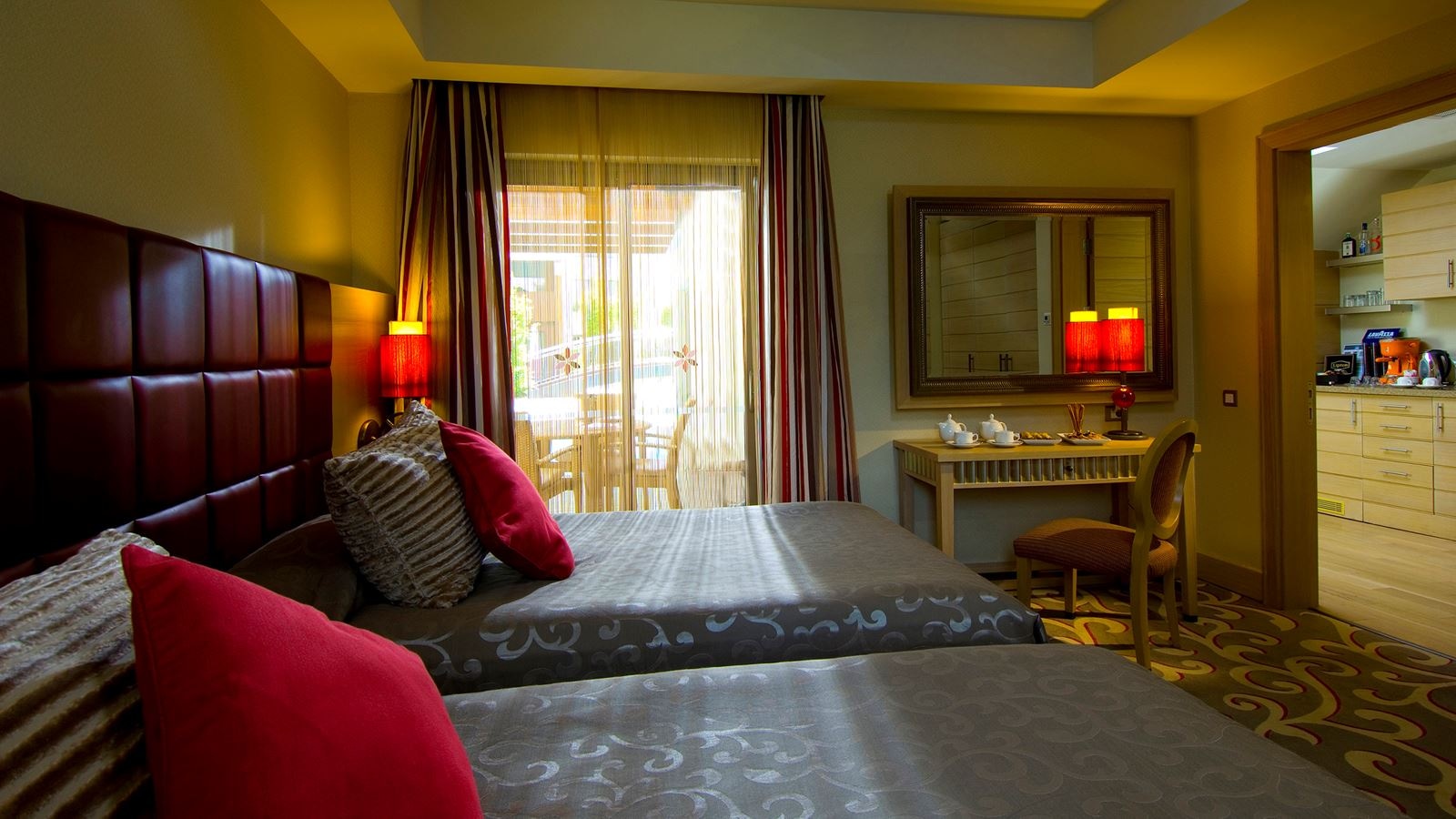 rooms-lake-villa-lapis