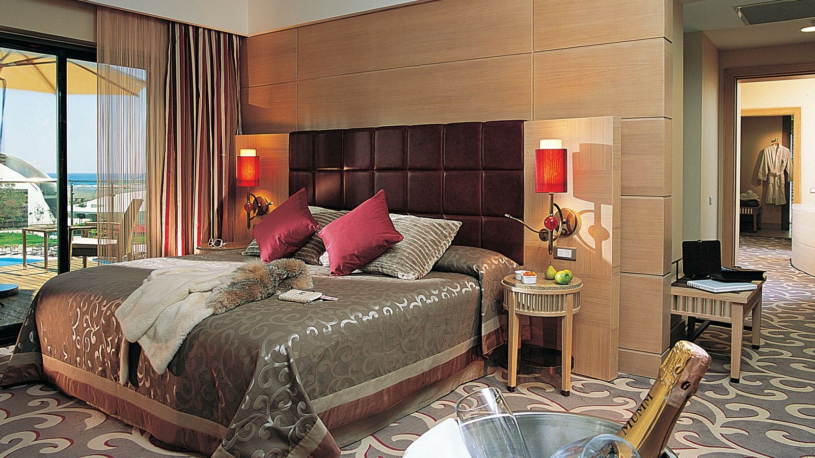 rooms-lake-villas-sapphire-and-amber