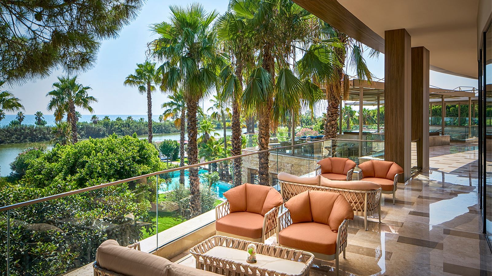 bars-charlie-parker-lobby-bar