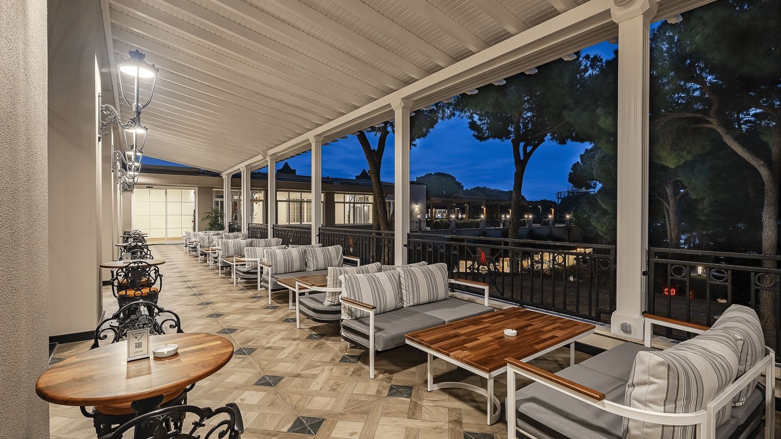 bars-martini-lounge-bar