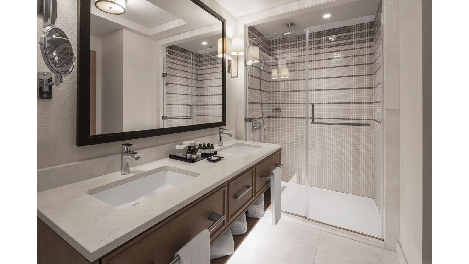 rooms-superior-room-land-view