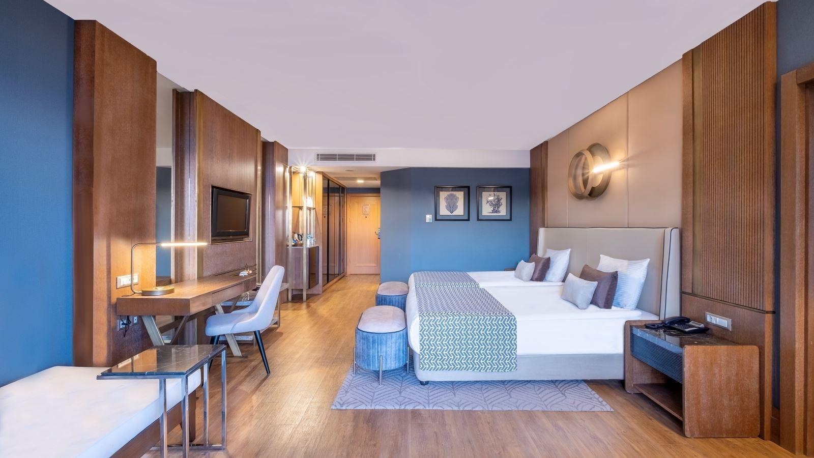 rooms-senior-suite-sea-side-view