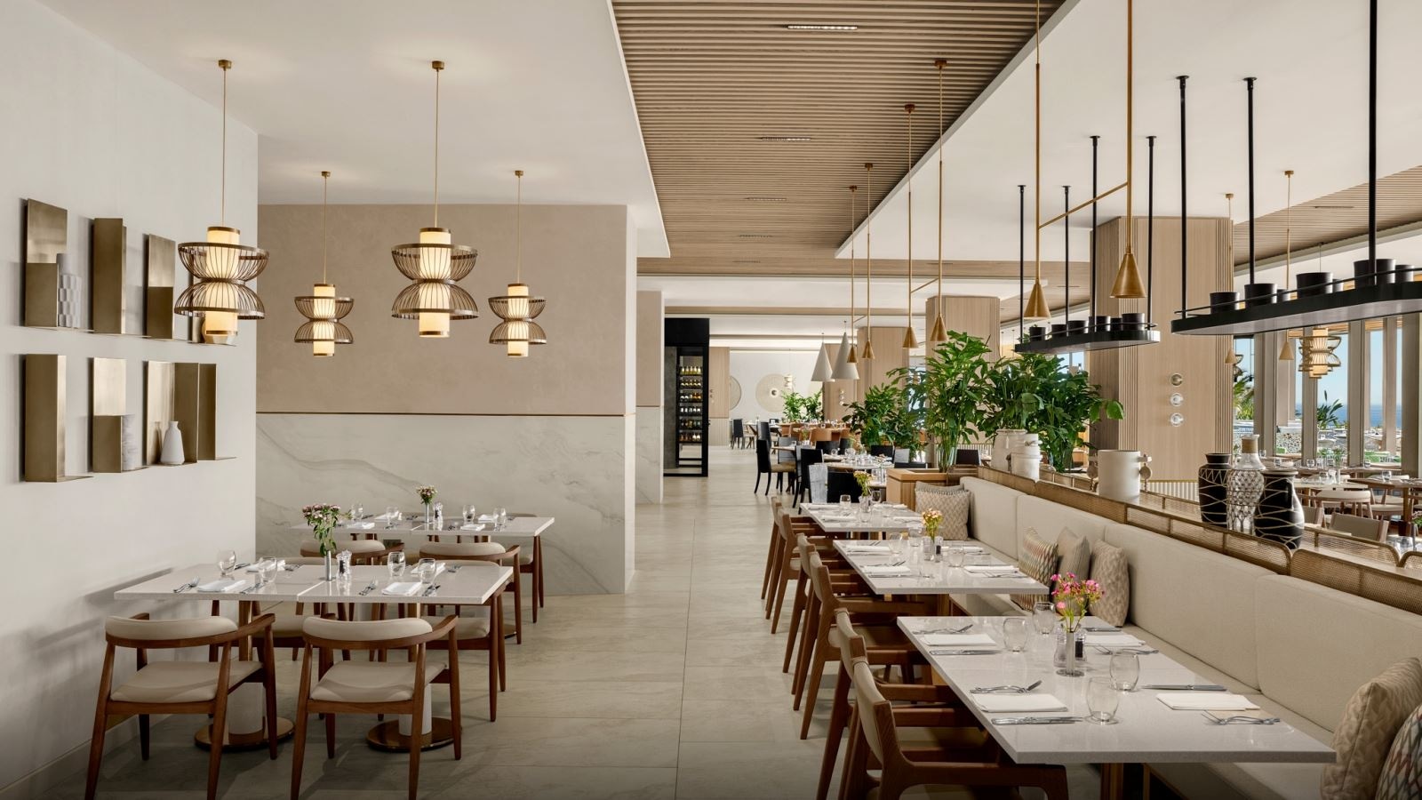 restaurants-panora-restaurant-at-akra