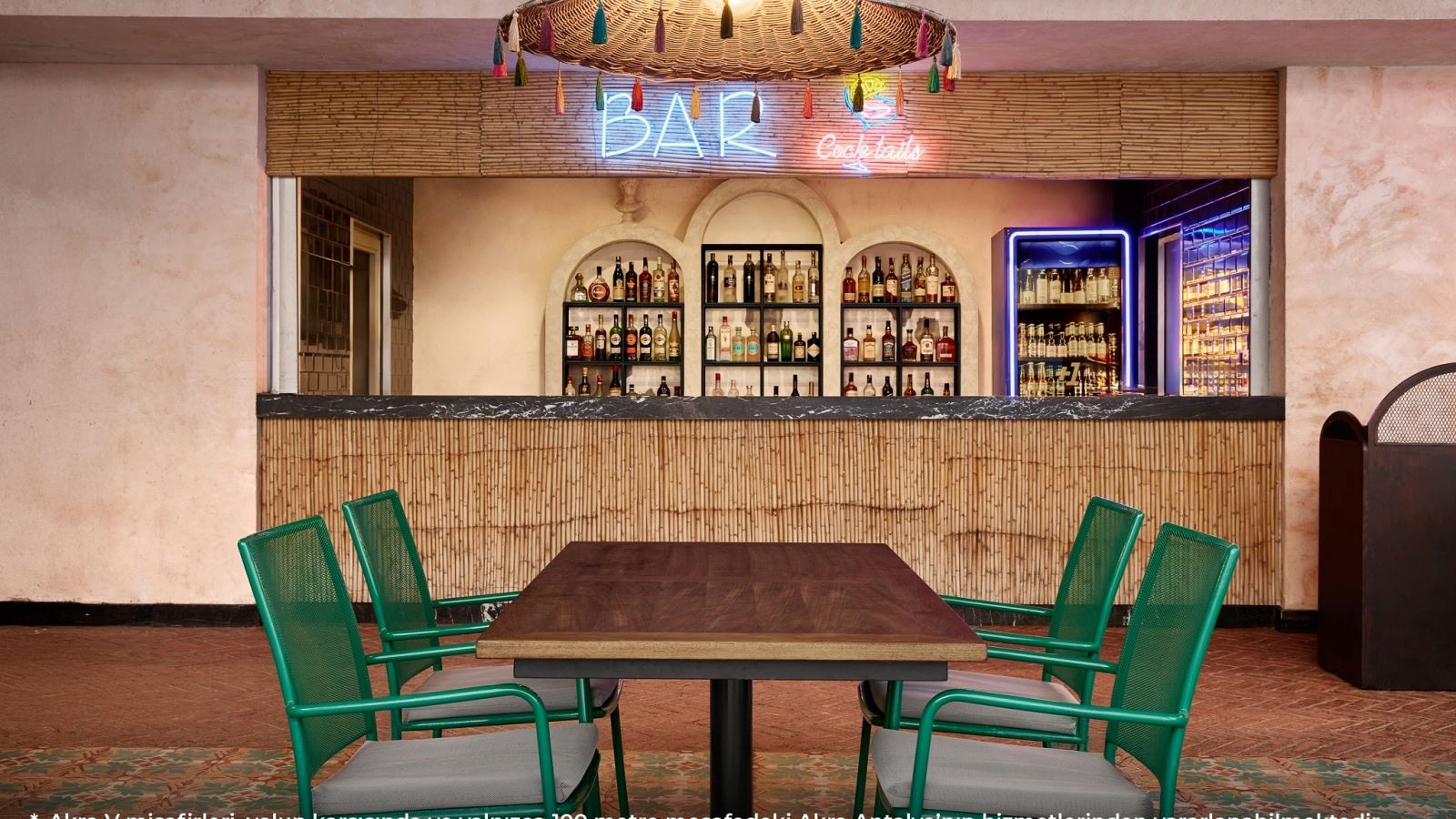 bars-pool-bar-at-akra-