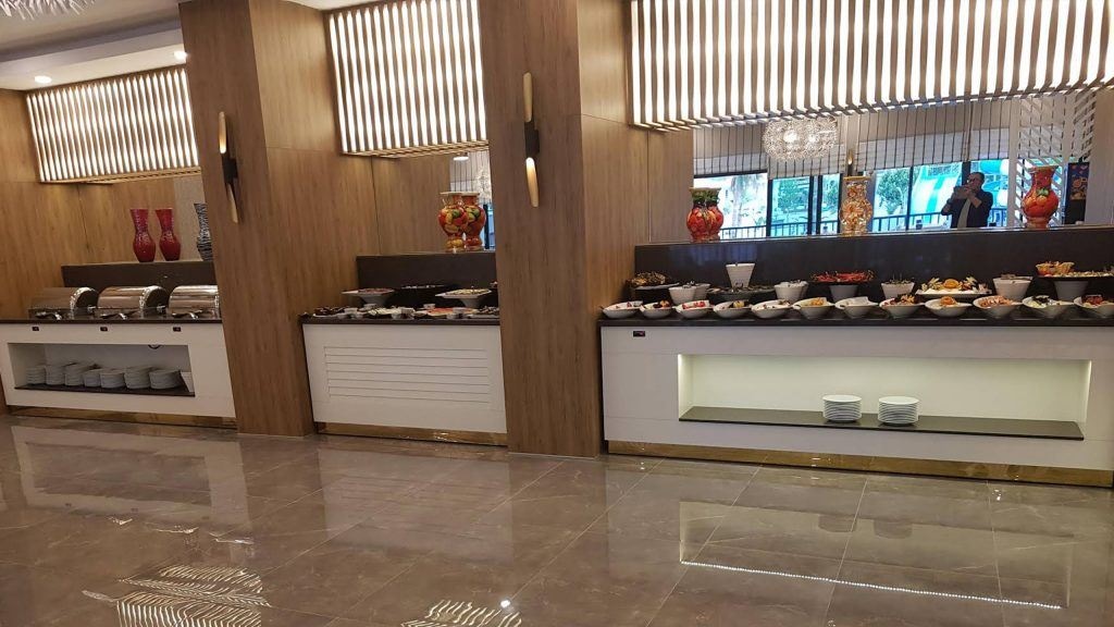 restaurants-open-and-close-restaurant