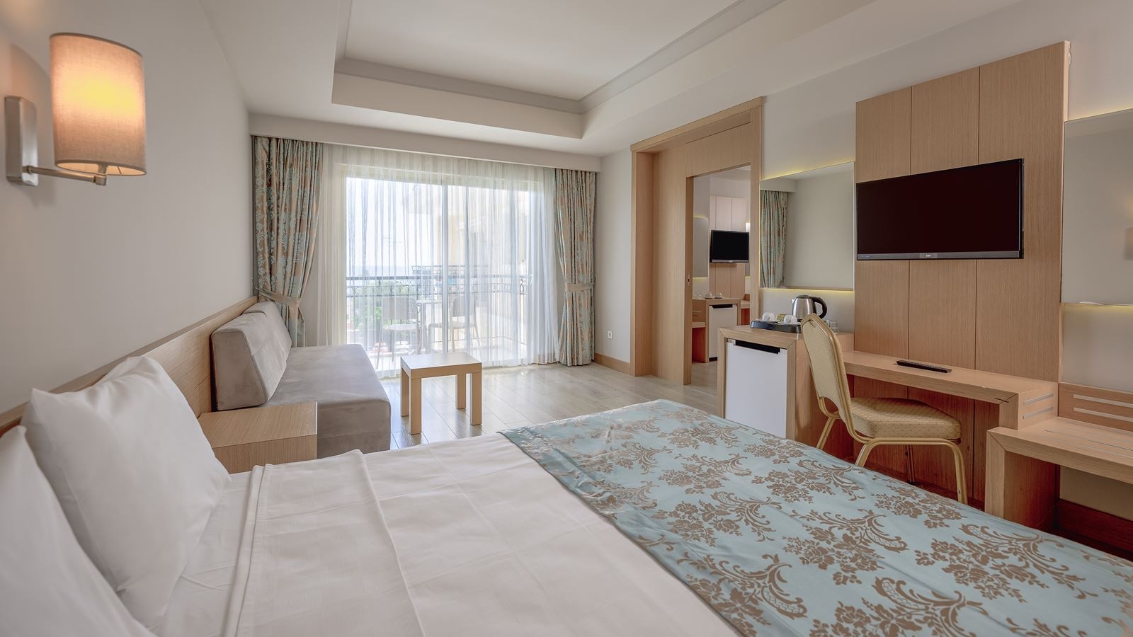 rooms-main-building-family-room