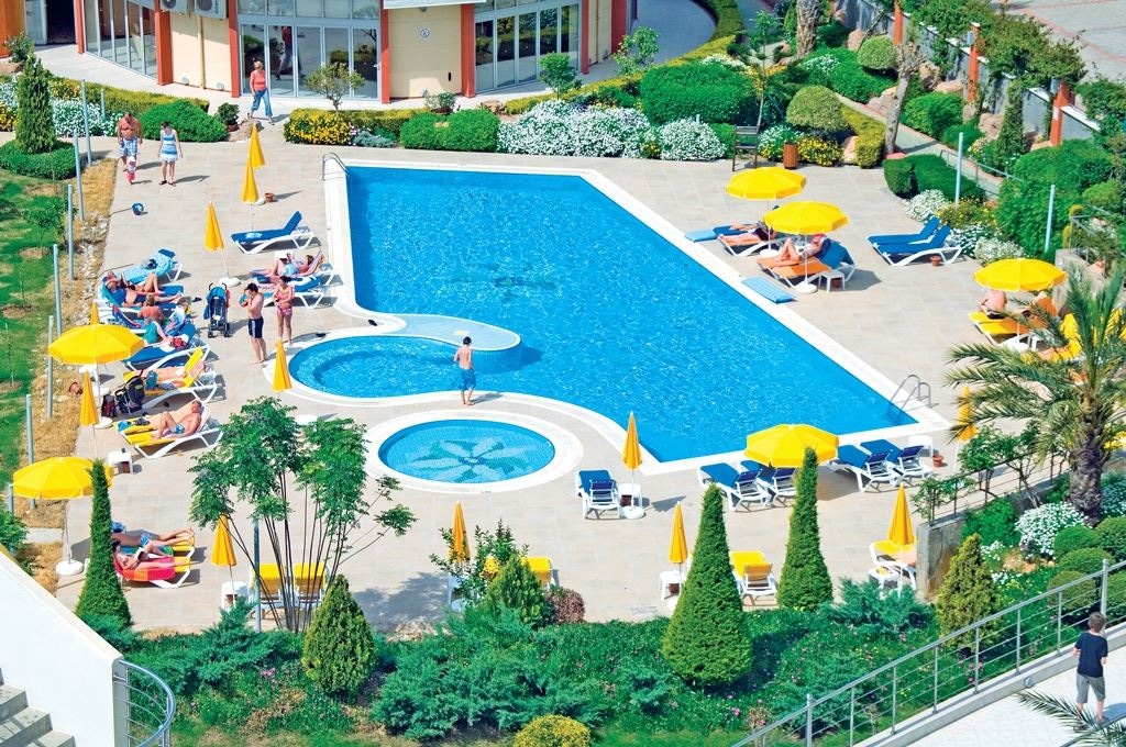 pools-outdoor-pool