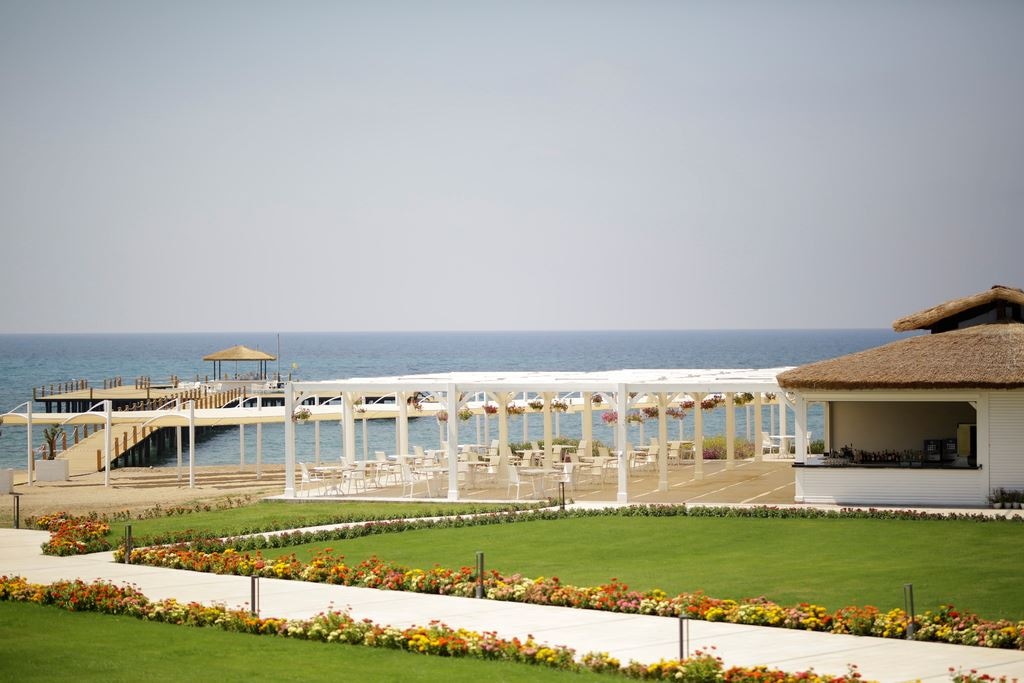 bars-snack-bar--beach-bar