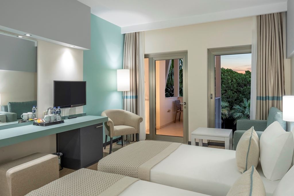 rooms-standard-room-garden-side-with-balcony