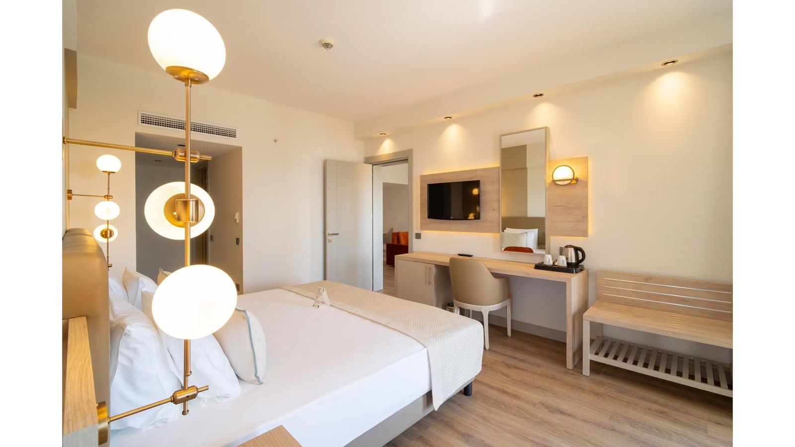 rooms-deluxe-family-room-seaview