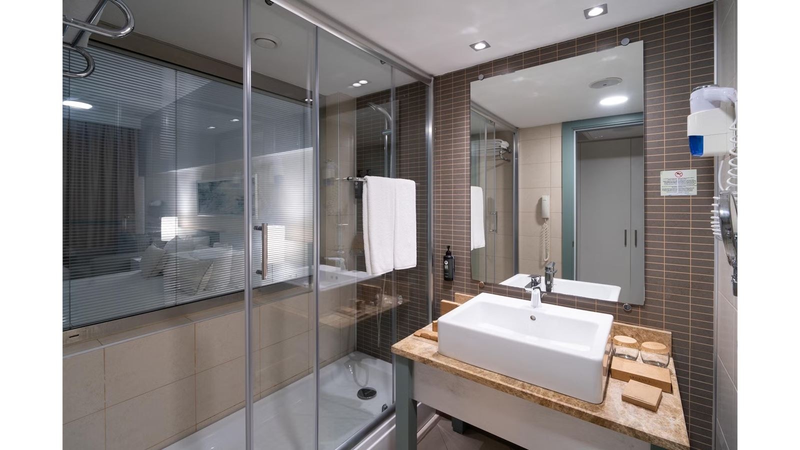 rooms-superior-family-room-sea-view