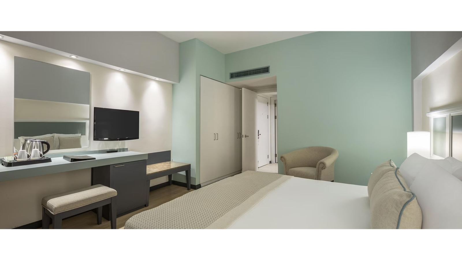 rooms-standard-room-side-sea-view-with-balcony