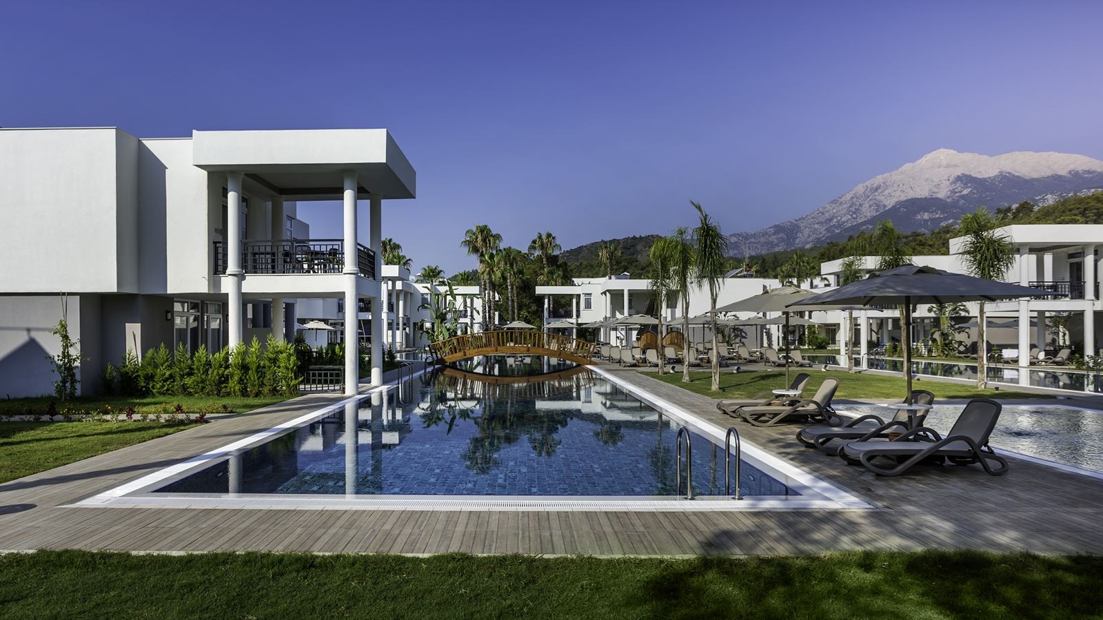 pools-outdoor--indoor-pool