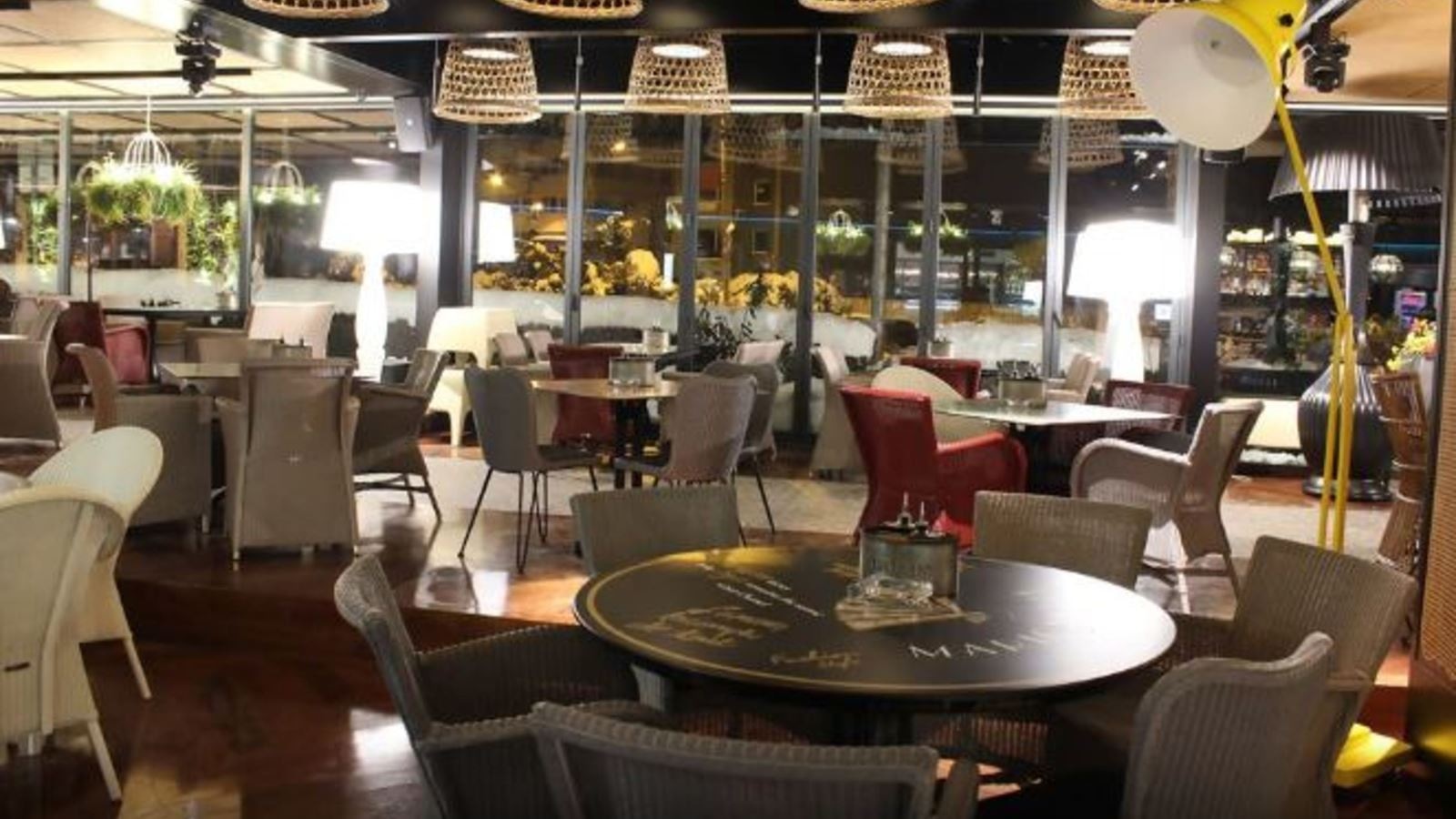 restaurants-restaurants