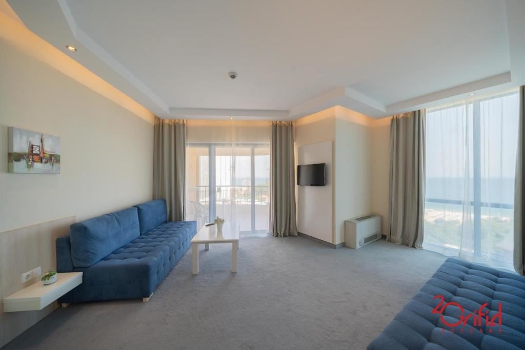 rooms-standard-family-room-sea-view-balcony