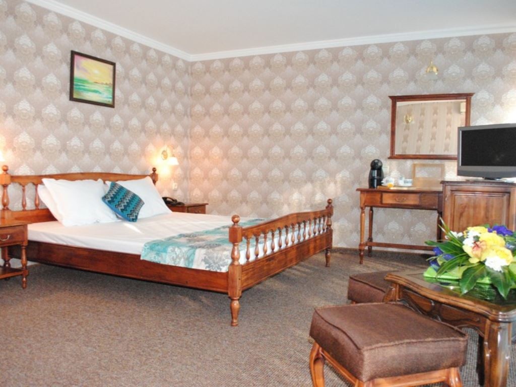 rooms-single-wchild-standard-room-balcony