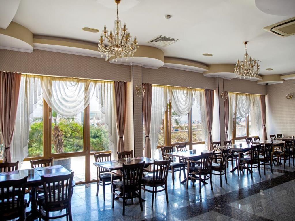 restaurants-restaurant