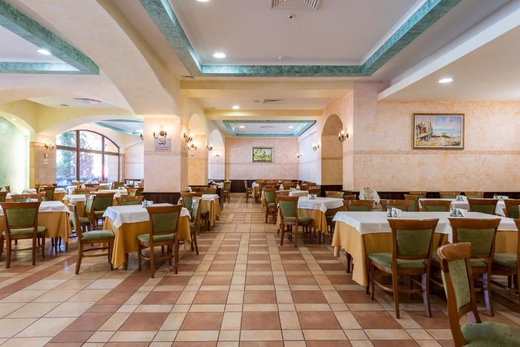 restaurants-restaurants